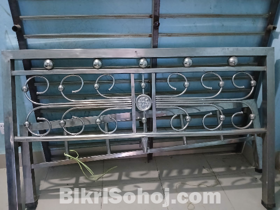 বড় খাট সম্পূর্ণ স্টিলের